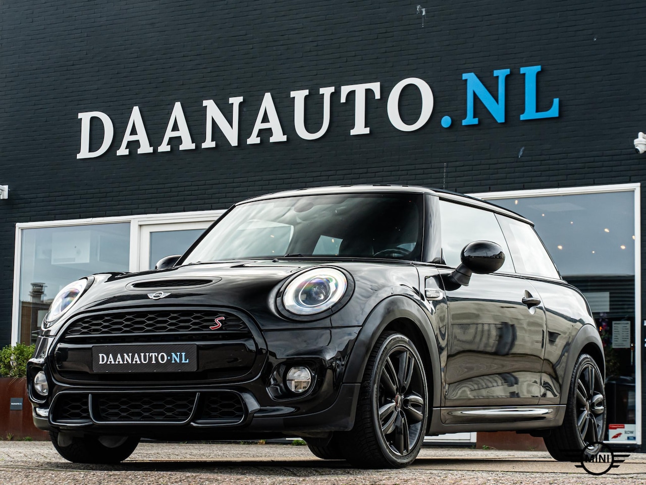 MINI Cooper - Mini 1.5 Chili JCW Pack Automaat Keyless - AutoWereld.nl
