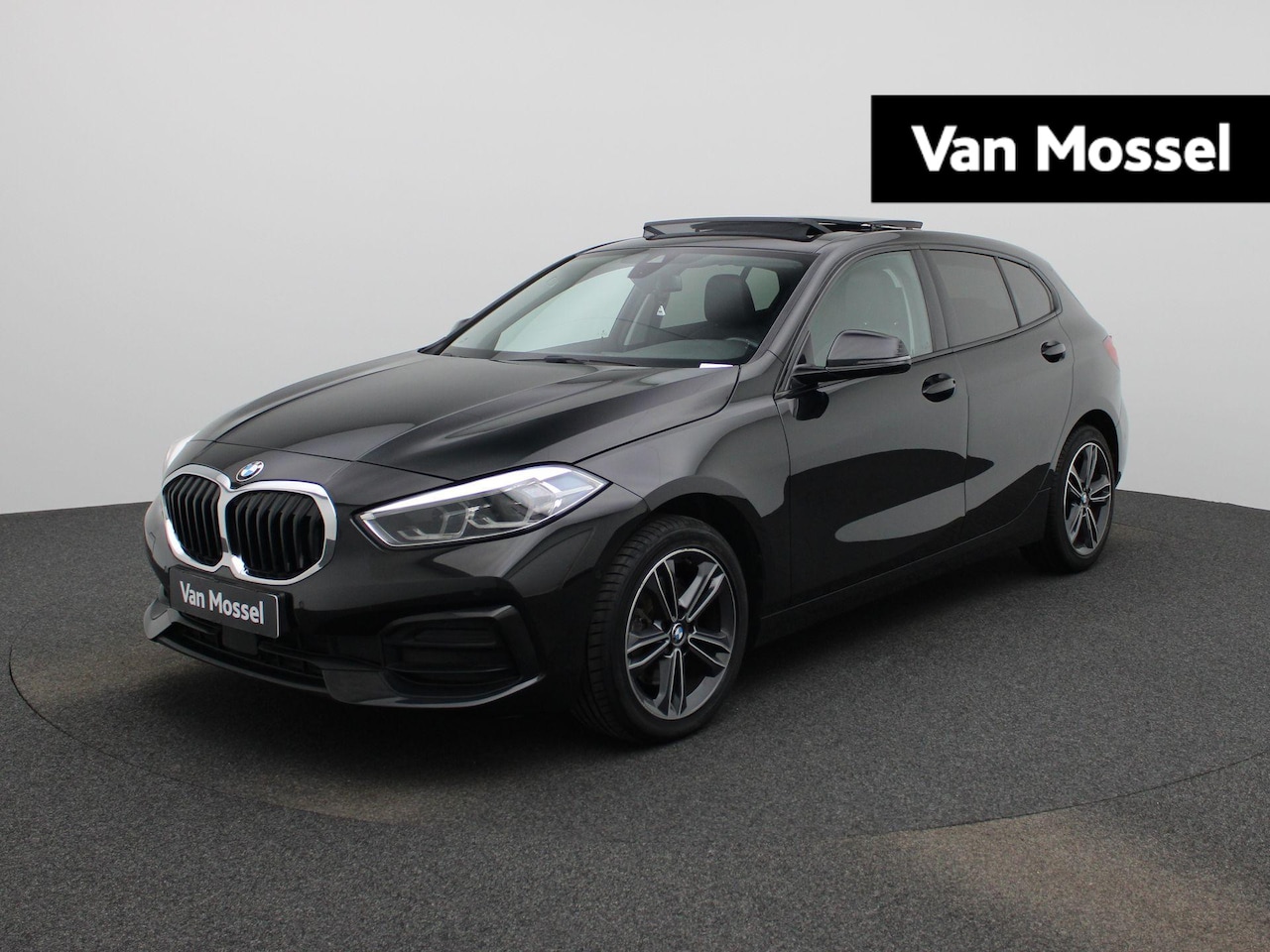 BMW 1-serie - Hatch 118i Automaat | Panoramadak | Leder | Camera | Harman Kardon | Navigatie - AutoWereld.nl