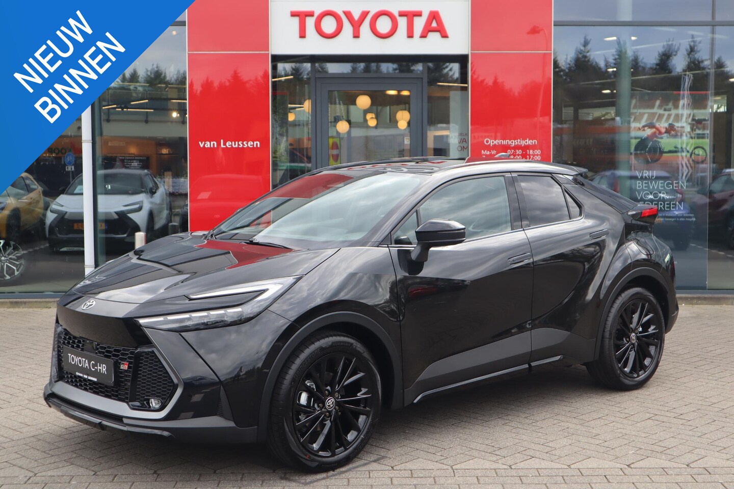 Toyota C-HR - HYBRID 140 BLACK EDITION NIEUW&DIRECT LEVERBAAR!  JBL-AUDIO EL-STOEL+MEMORY 19"LMV BLIND-S - AutoWereld.nl