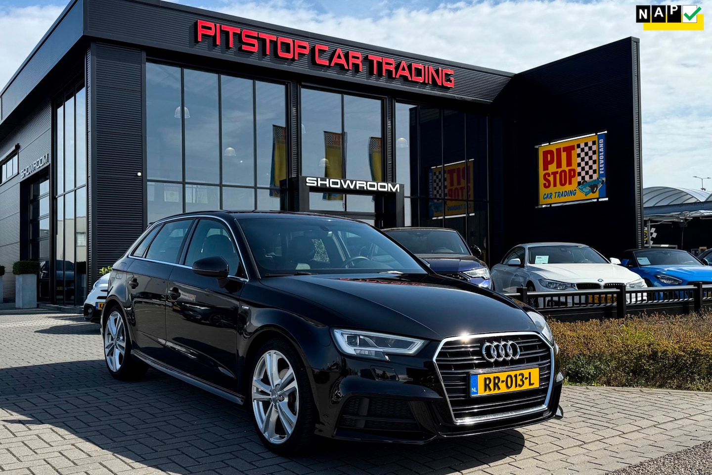 Audi A3 Sportback - 1.0 TFSI 2 x S-Line, LED, NL Auto, Sportstoelen leder! - AutoWereld.nl