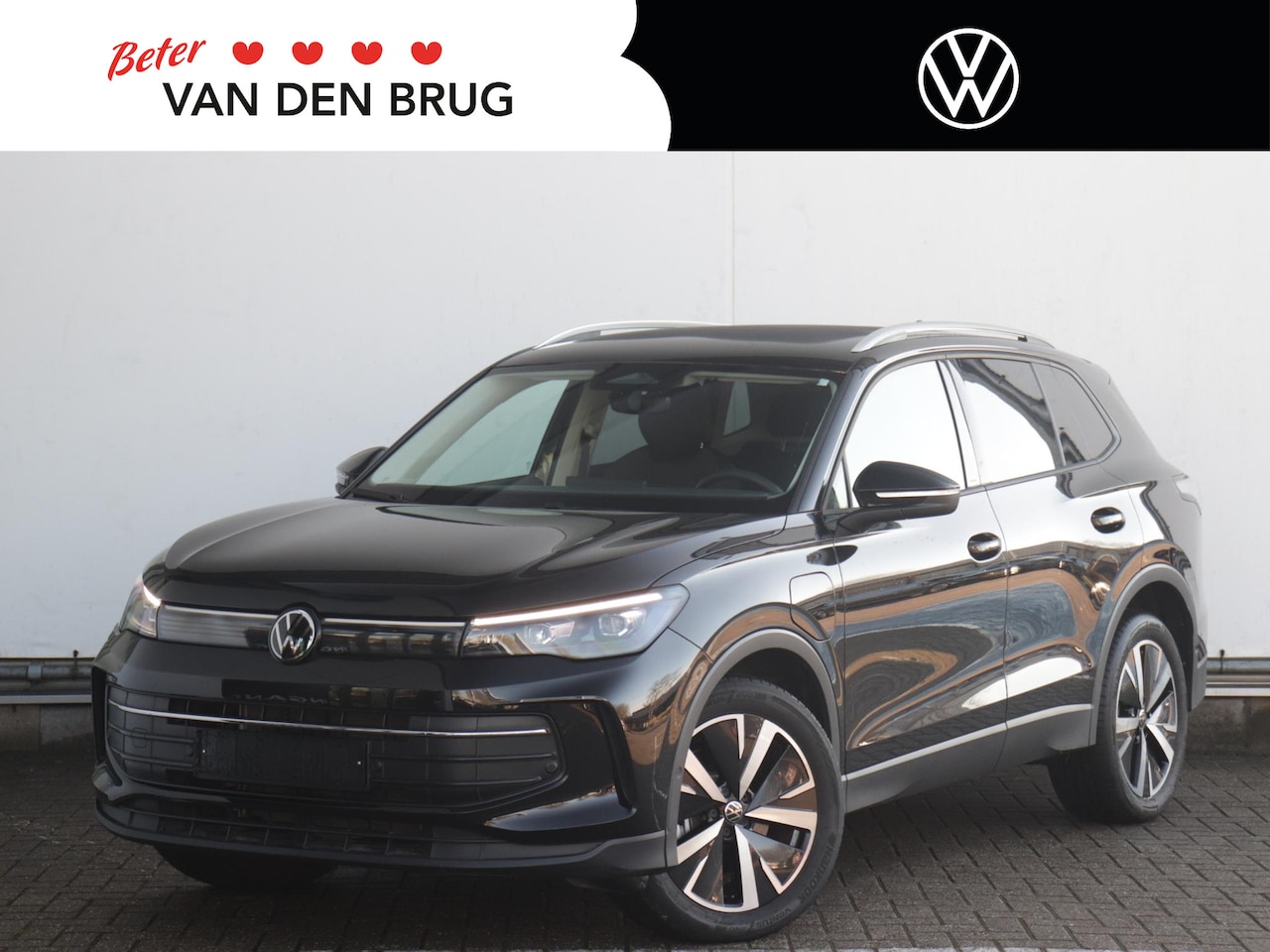Volkswagen Tiguan - 1.5 eHybrid Life Edition | Achteruitrijcamera | Dodehoekdetectie  | Elektrische klep | Key - AutoWereld.nl