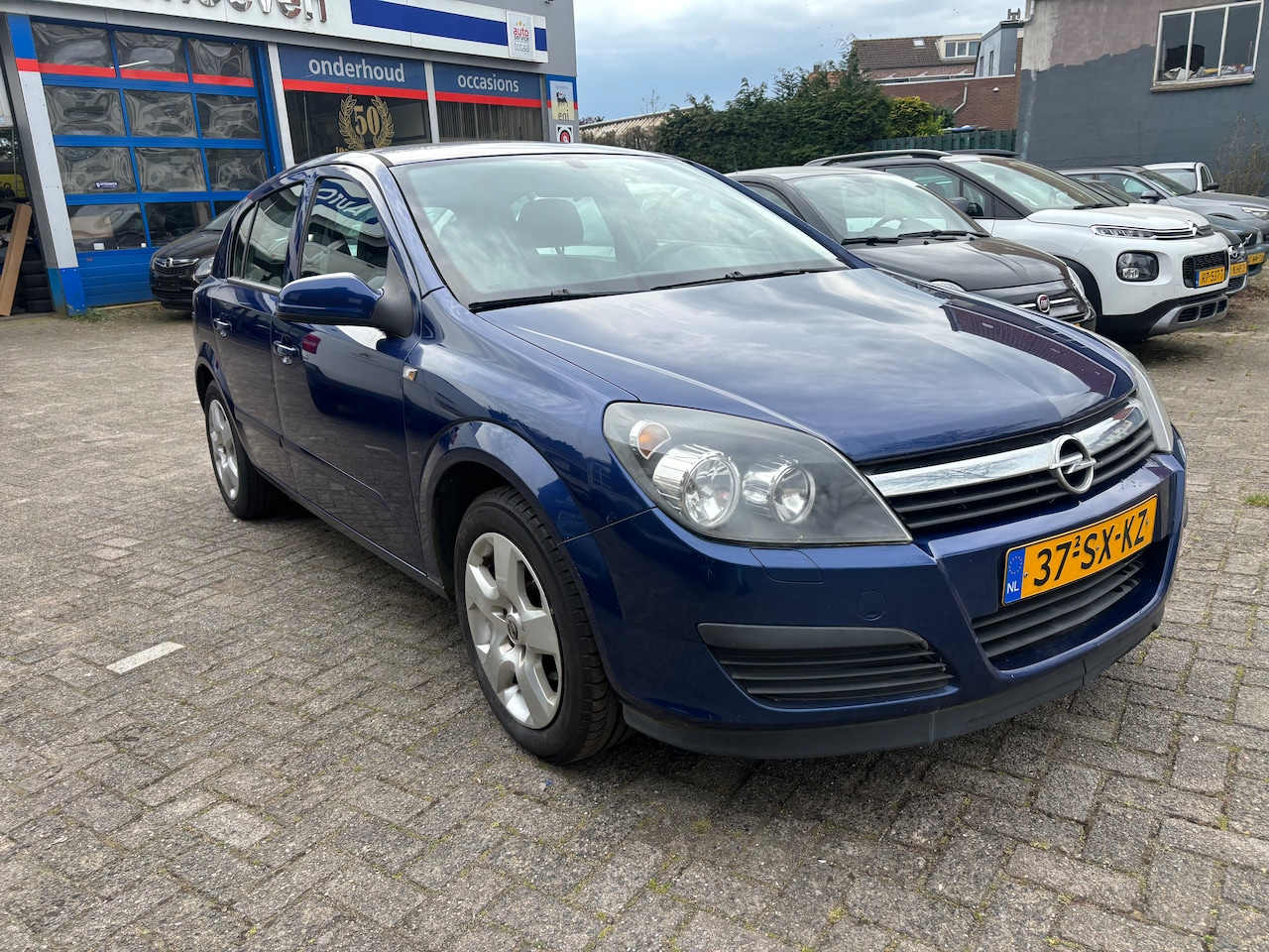 Opel Astra - 1.6 Essentia airco / trekhaak / apk tot 10 april 2027