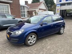 Opel Astra - 1.6 Essentia airco / trekhaak / apk tot 10 april 2027