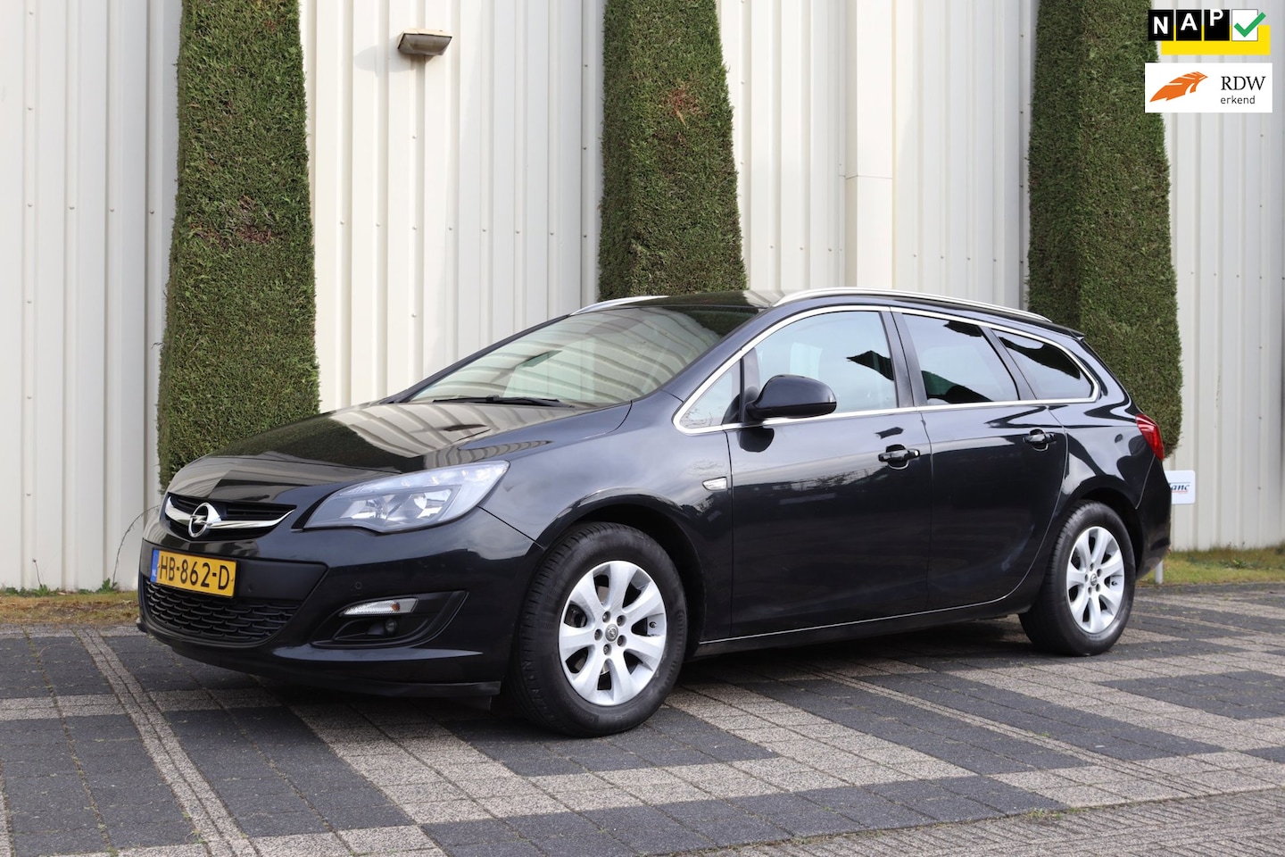 Opel Astra Sports Tourer - 1.4 Turbo Blitz Climate Control , navigatie APK 25-02-2027 - AutoWereld.nl
