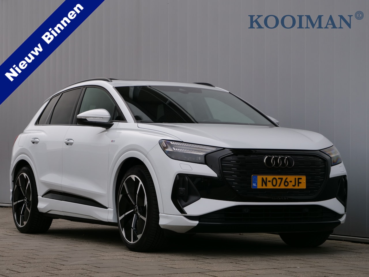 Audi Q4 e-tron - 35 Launch edition S Competition 55 kWh 170 Pk Automaat Navi / DAB / Camera  / Pano-dak / S - AutoWereld.nl