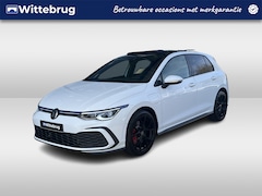 Volkswagen Golf - 1.4 DSG eHybrid 245PK GTE / Panoramadak / LED Matrix / Trekhaak / Standkachel / 18'' LMV