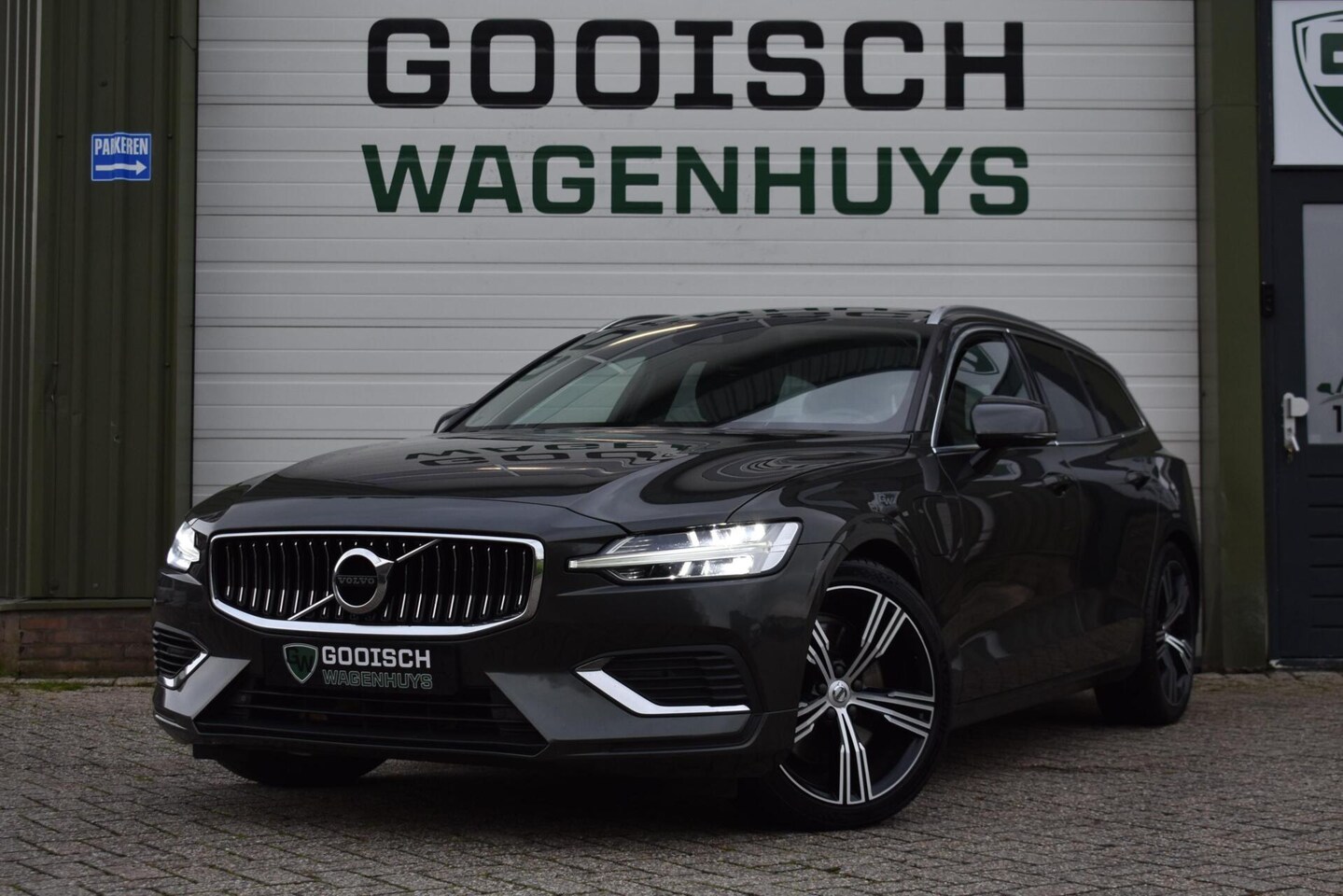 Volvo V60 - 2.0 T6 Recharge AWD Inscription | Leder | 19'' LMV | Trekhaak | - AutoWereld.nl