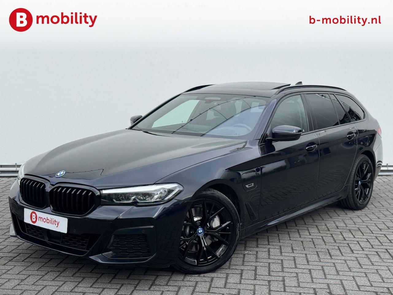 BMW 5-serie Touring - 530e High Executive M-Sport Trekhaak 1700kg NL Auto! | Panoramadak | Adaptive Cruise Contr - AutoWereld.nl