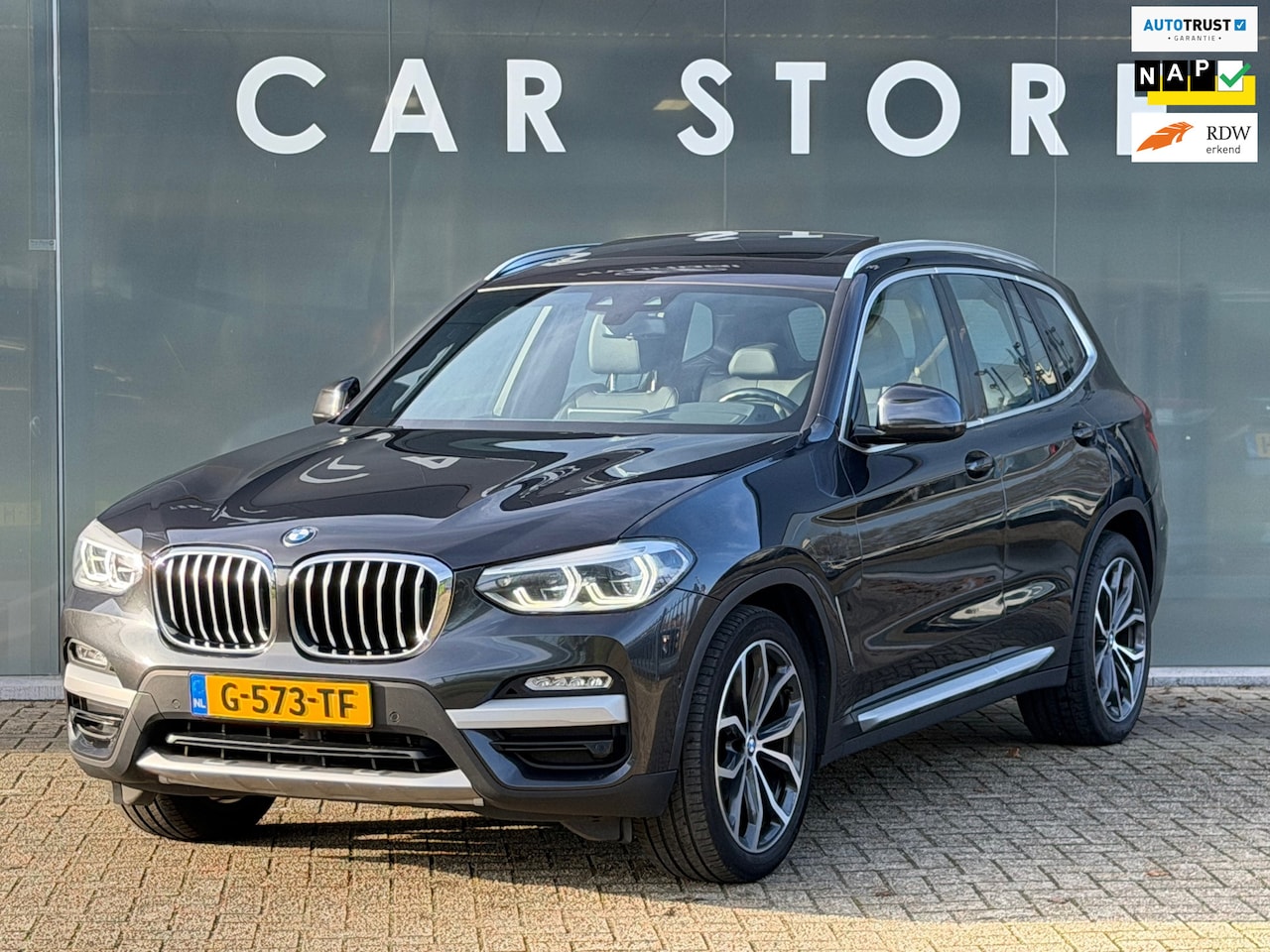 BMW X3 - SDrive20i High Executive PANO 1E EIGENAAR - AutoWereld.nl