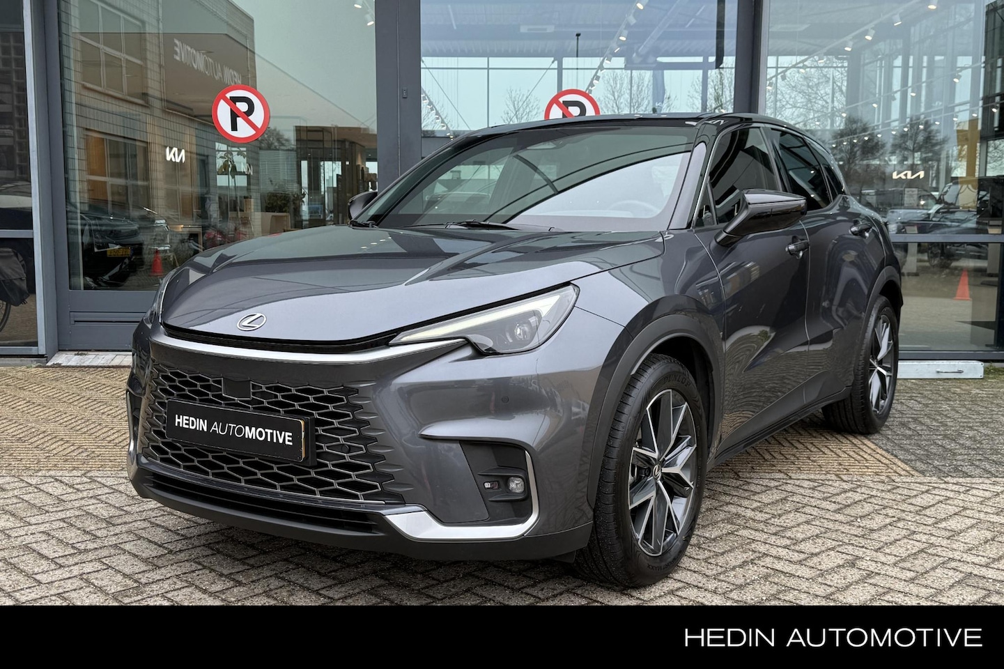 Lexus LBX - Emotion 2WD 1.5 Hybrid 136PK Two Tone | Navigatie | Leder | Adapt. Cruise Control | Climat - AutoWereld.nl