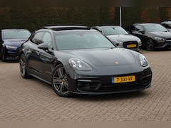 Porsche Panamera Sport Turismo - 2.9 4 E-Hybrid Platinum Edition / Panoramadak / 360Camera / Sportdesign+Chrono / Luxe Lede