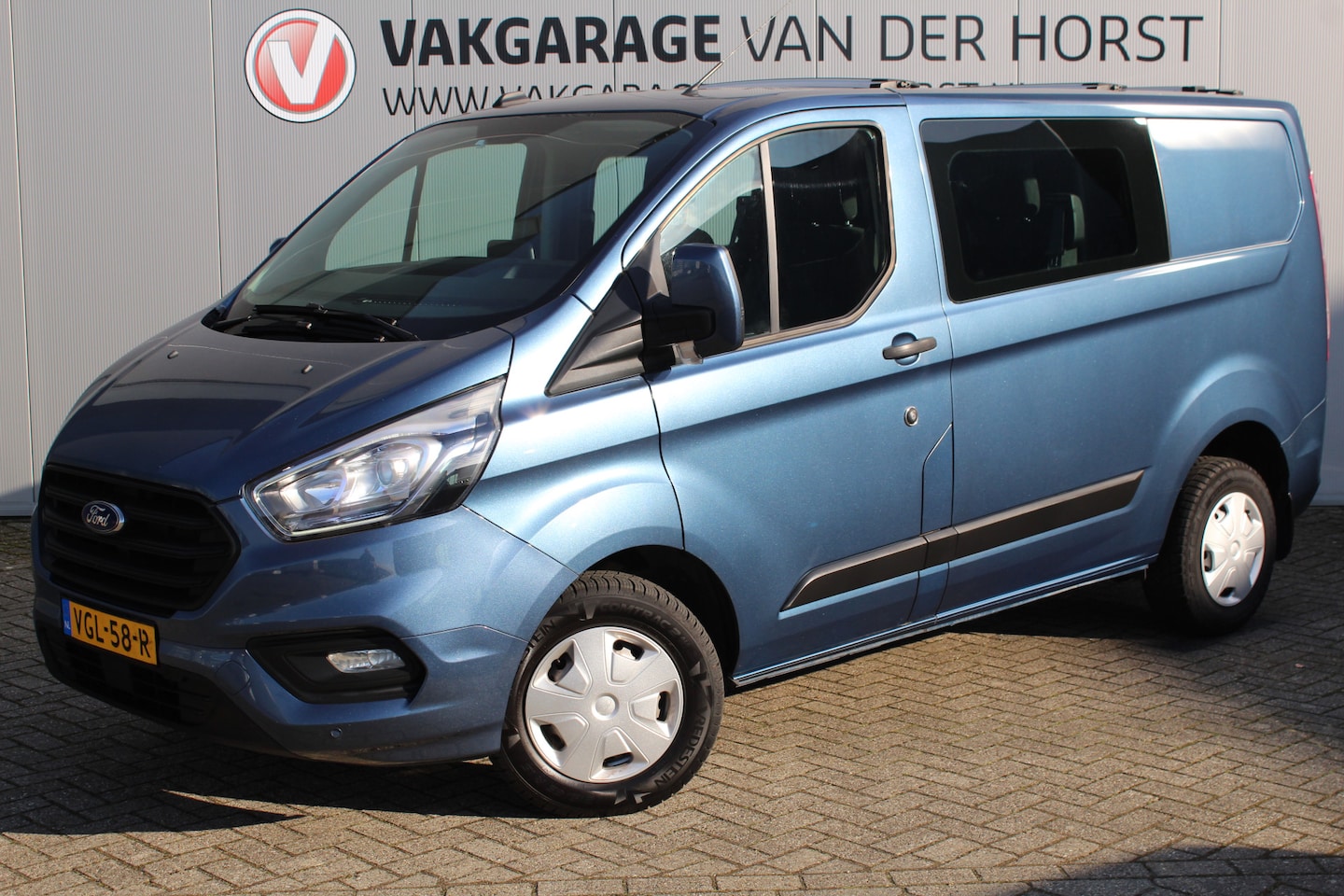 Ford Transit Custom - 300 2.0-130pk TDCI L1H1 Trend Dubb. cabine. Trekgewicht 2.500kg ! Airco, stoel- spiegelver - AutoWereld.nl