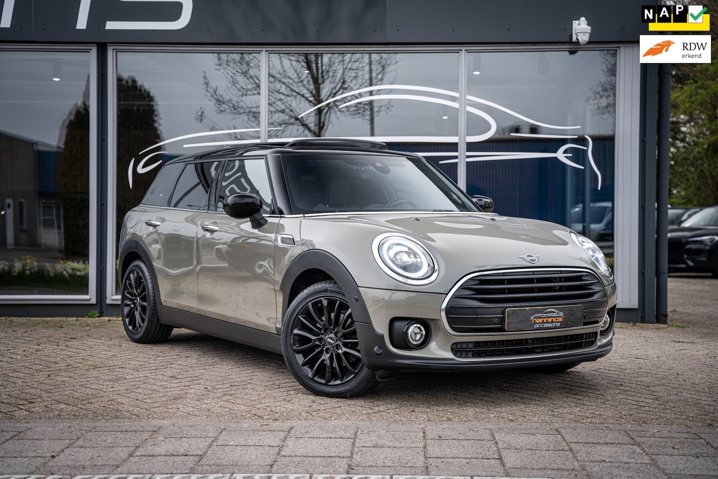MINI Clubman - Mini 1.5 Cooper Chili|Schuif/kantel|Dealer oh|Carplay|Automaat|Stoelverw - AutoWereld.nl