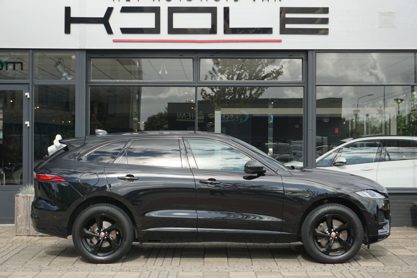 Jaguar F-Pace - 2.0 P400e PHEV | Meridian Surround | ACC - AutoWereld.nl