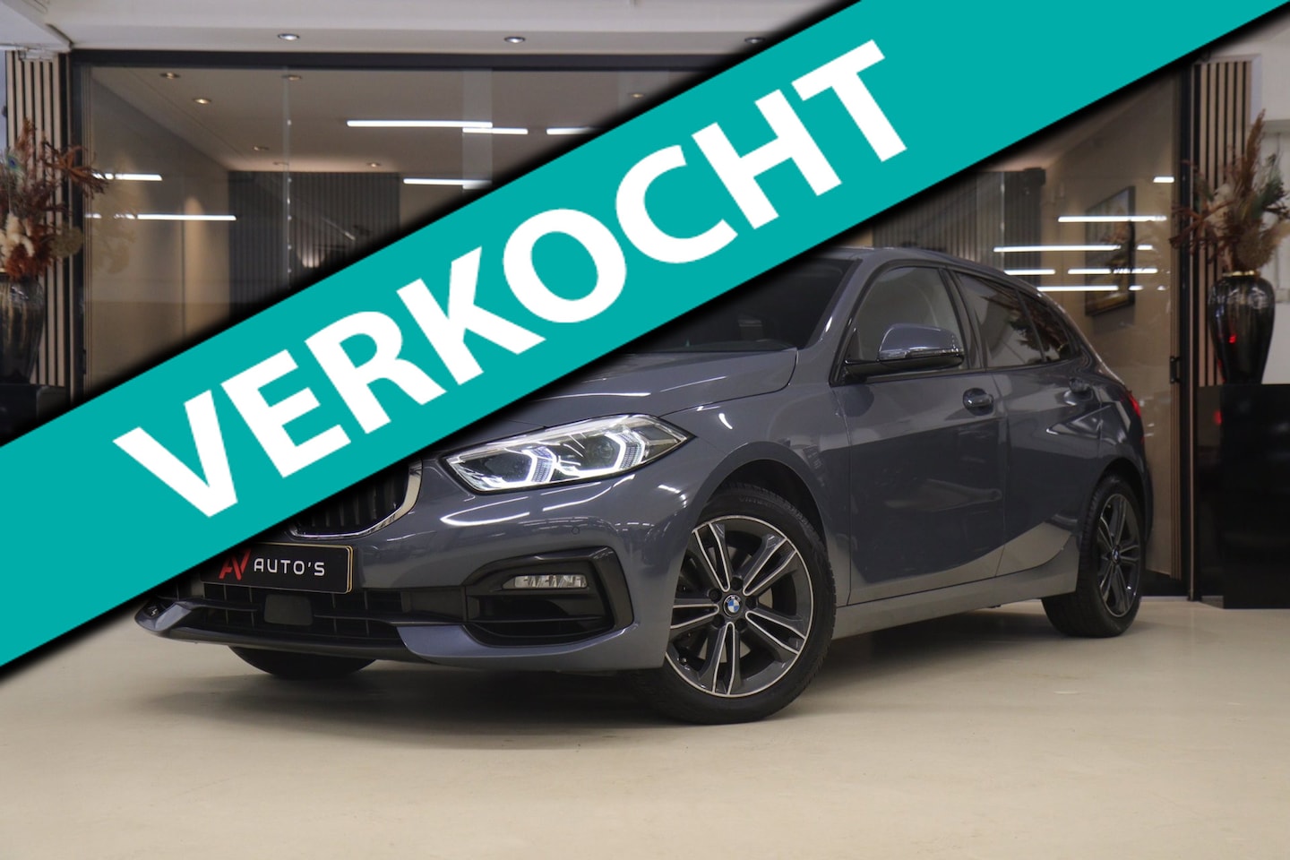 BMW 1-serie - 118i Executive Edition NAP/CARPLAY/CAM/LANEASSIST/NAVI/VOL - AutoWereld.nl