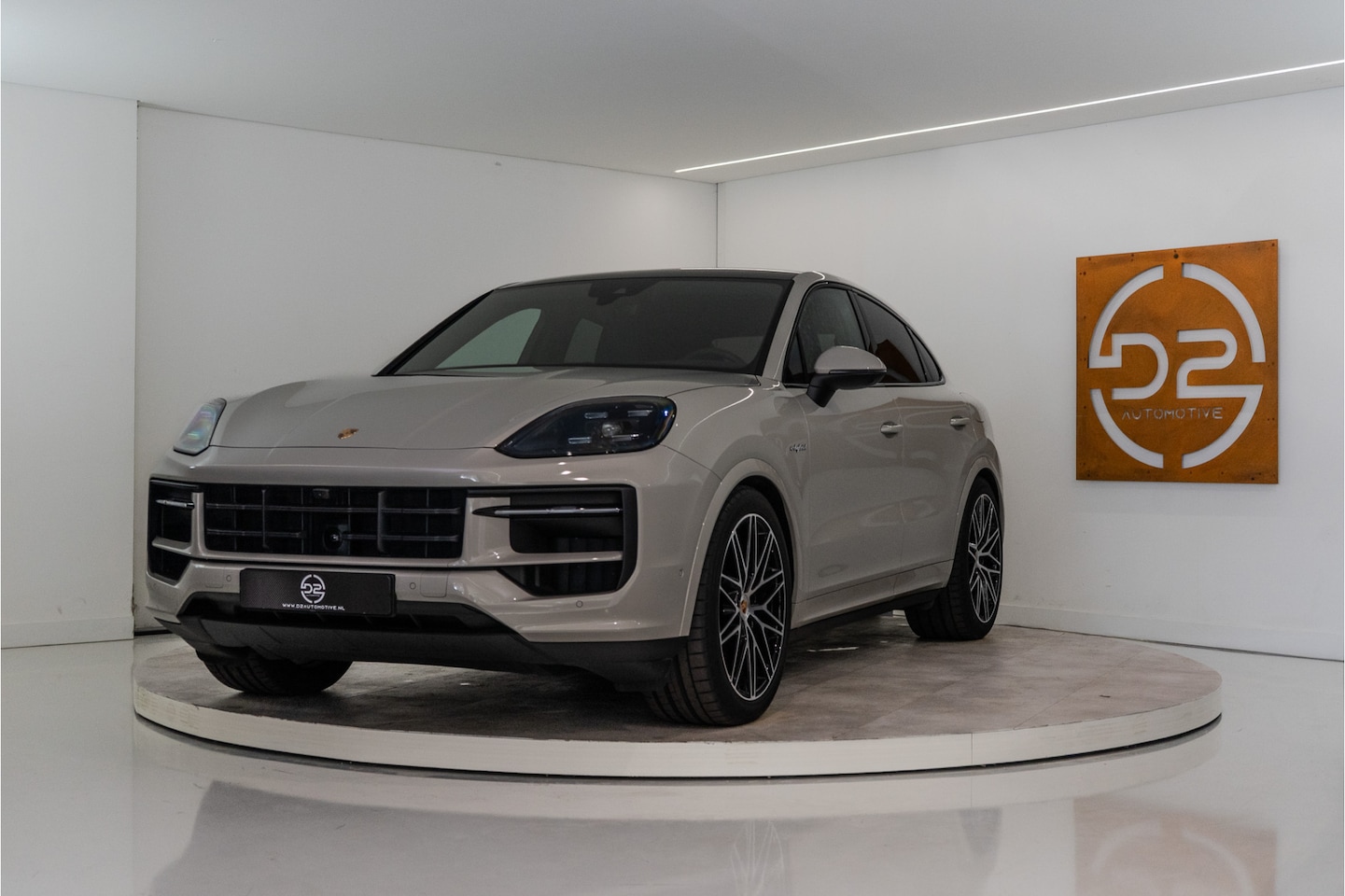 Porsche Cayenne Coupé - 3.0 E-Hybrid 462PK | Cashmere | Pano | Bose | Lucht | Trekhaak | Chrono | VOL! Fabrieksgar - AutoWereld.nl
