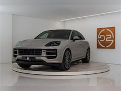 Porsche Cayenne Coupé - 3.0 E-Hybrid 470PK | Cashmere | Pano | Bose | Lucht | Trekhaak | Chrono | VOL Fabrieksgara