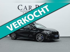 BMW 1-serie - M135i xDrive 306+PK M-PERFORMANCE/FORGED CARBON/VIRTUAL/SFEER/LEER+S.VERWARMING+MEMORY/LMV