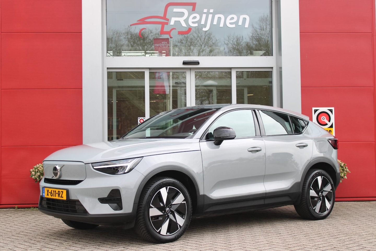 Volvo C40 - Single Motor Core 238PK 69 kWh | PANORAMADAK | STOEL / STUUR VERWARMING | DODEHOEKDETECTIE - AutoWereld.nl