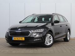 Skoda Octavia Combi - 1.0 e-TSI Business Edition | BTW | DSG | Trekhaak | Camera | Apple carplay | Clima /Cruise