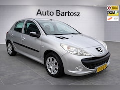 Peugeot 206 - | NAP | 1e eigenaar | Nieuwe distributieriem | Zuinig | Regensensor