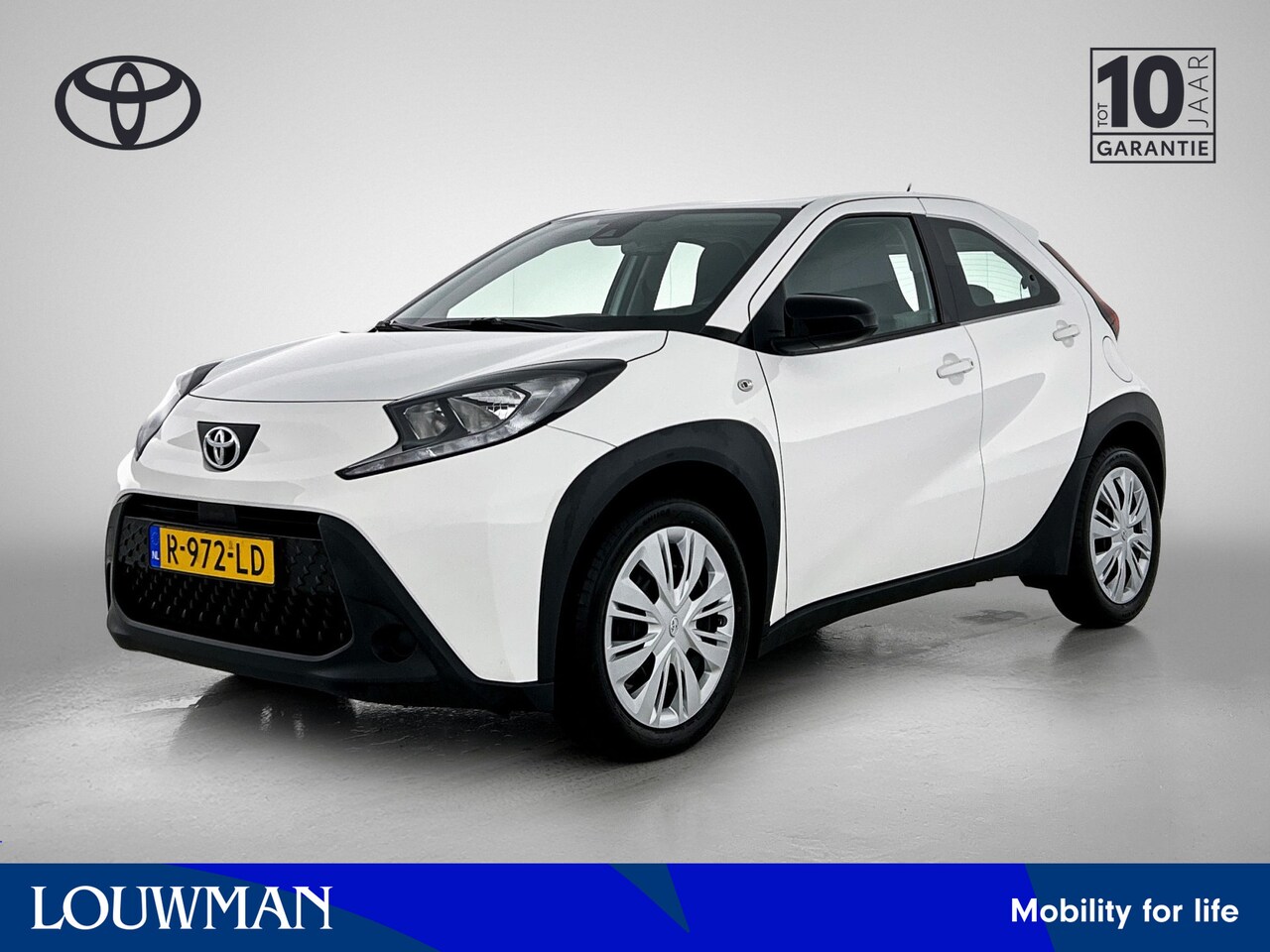 Toyota Aygo X - 1.0 VVT-i MT Play | BTW Voertuig | Dealeronderhouden | Achteruitrijcamera | - AutoWereld.nl