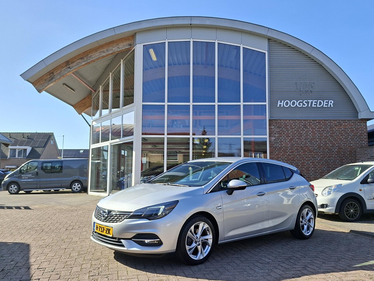 Opel Astra - 1.2 Business Edition 1.2 Business Edition, cruise, trekhaak, carplay - AutoWereld.nl