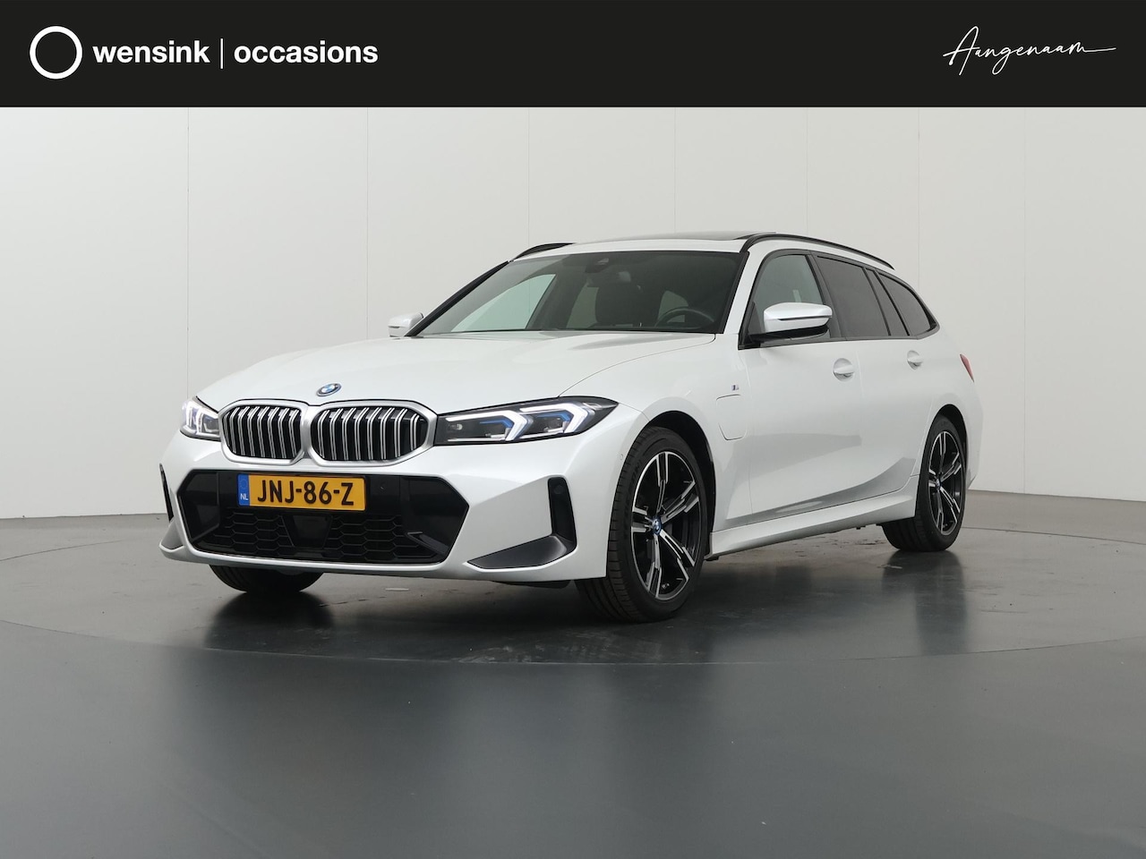 BMW 3-serie Touring - 330e | Panoramadak | Elek. Sportstoelen met Geheugen | HUD | Camera | Apple Carplay/Androi - AutoWereld.nl