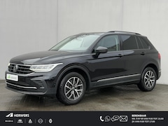 Volkswagen Tiguan - 1.4 TSI eHybrid Life Automaat / Wegklapbare Trekhaak 1.800 Kg / Dealer Onderhouden / Panor