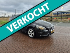Volvo V40 - 1.6 D2 Momentum | NAVIGATIE | CRUISE CONTROL | PDC | AIRCO | ELEC. PAKKET