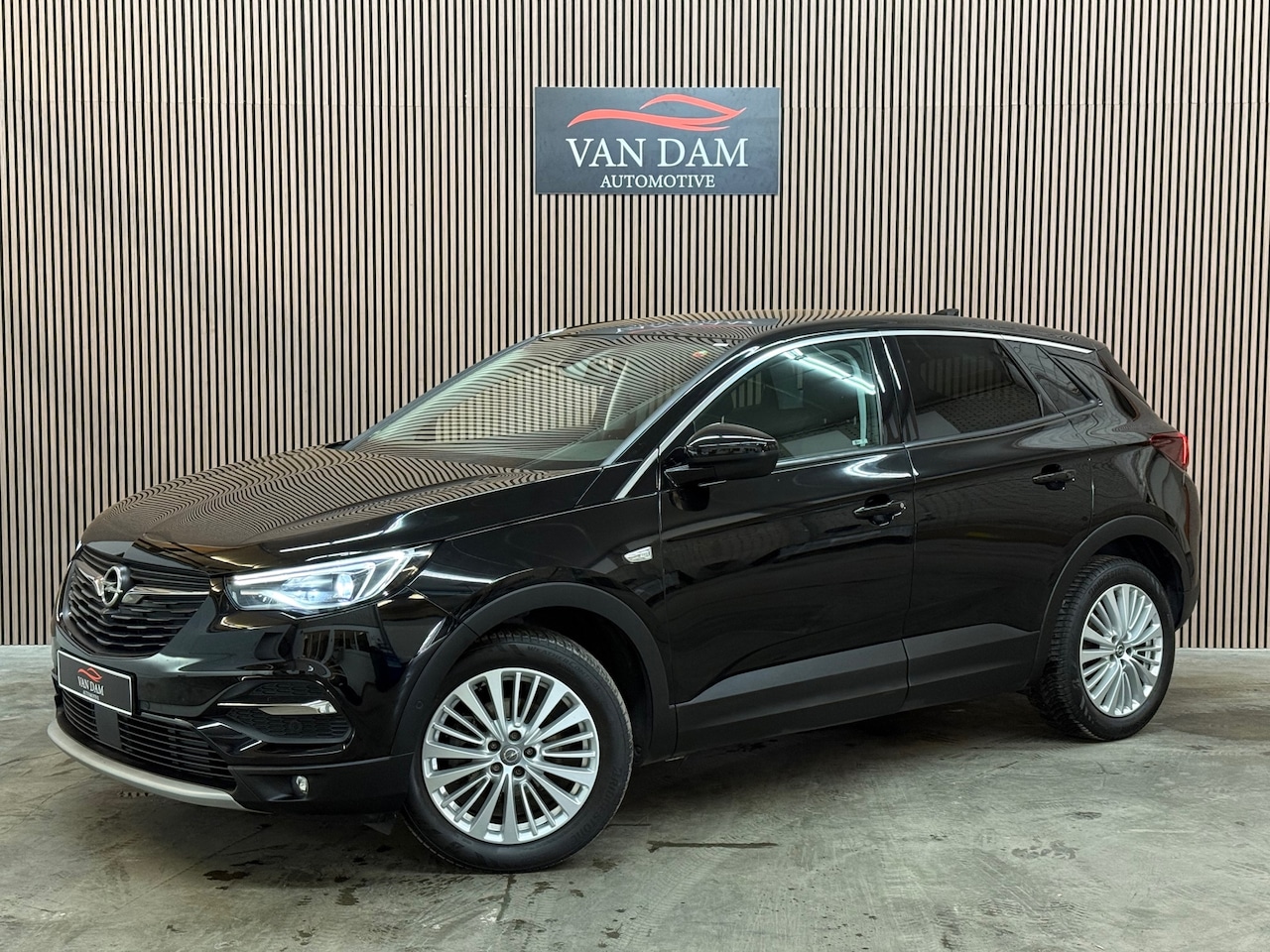 Opel Grandland X - 1.2 Turbo Innovation 2018 LED PANO CRUISE CAR-PLAY - AutoWereld.nl