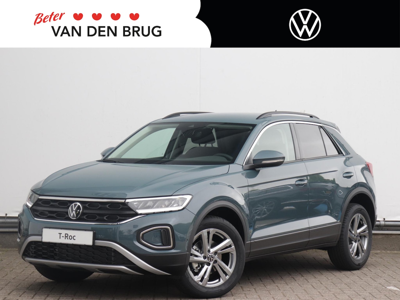 Volkswagen T-Roc - Life Edition 1.0 TSI 116pk | Trekhaak | Achteruitrijcamera | Parkeersensoren | 17" velgen - AutoWereld.nl