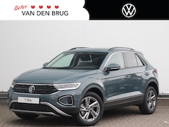 Volkswagen T-Roc - Life Edition 1.0 TSI 116pk | Trekhaak | Achteruitrijcamera | Parkeersensoren | 17" velgen
