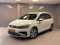Volkswagen Touran - 1.5 TSI Highline 7p | LEER | LED | 2 x R-LINE | CAMERA |