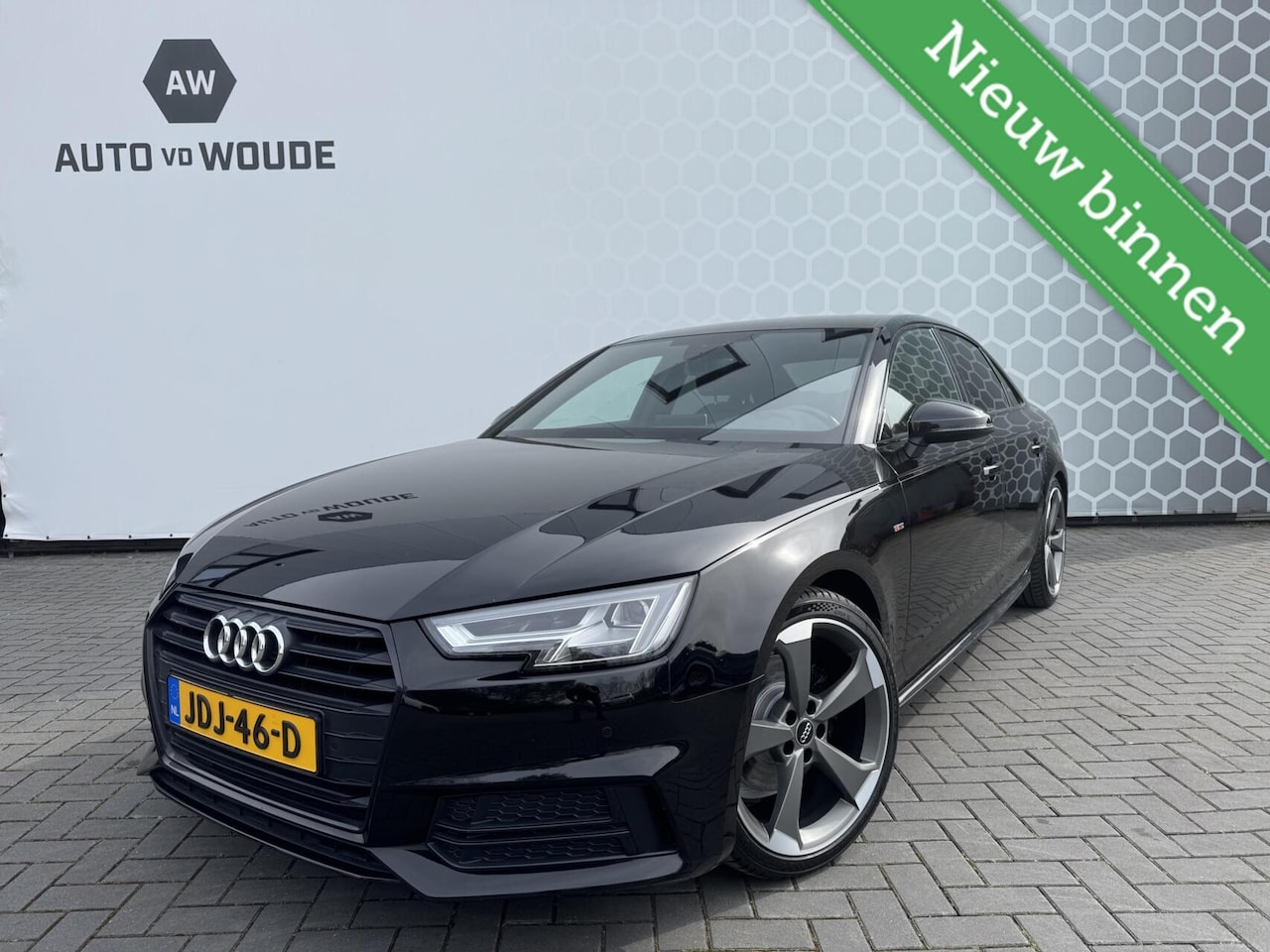 Audi A4 Limousine - 2.0 TFSI MHEV Sport S line black edition - AutoWereld.nl