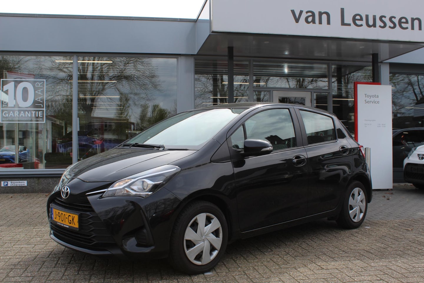 Toyota Yaris - 1.5 VVT-I TREKHAAK CAMERA CLIMA CRUISE CONTROL BLUETOOTH EL-RAMEN - AutoWereld.nl