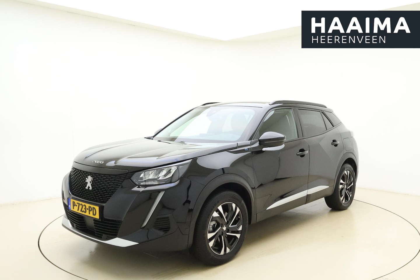 Peugeot e-2008 - EV Allure Pack 50 kWh 136 pk| Navigatie | 3d i-Cockpit | Stoelverwarming | Camera achter | - AutoWereld.nl