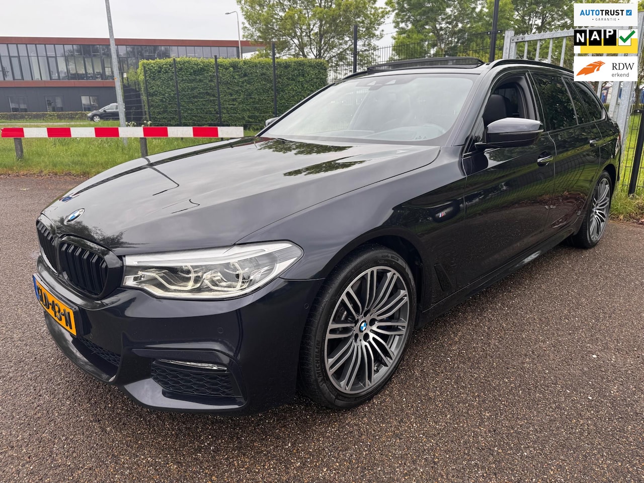 BMW 5-serie Touring - 540i xDrive High Exe M-Sport Panodak Trekhaak Dealeronderh - AutoWereld.nl