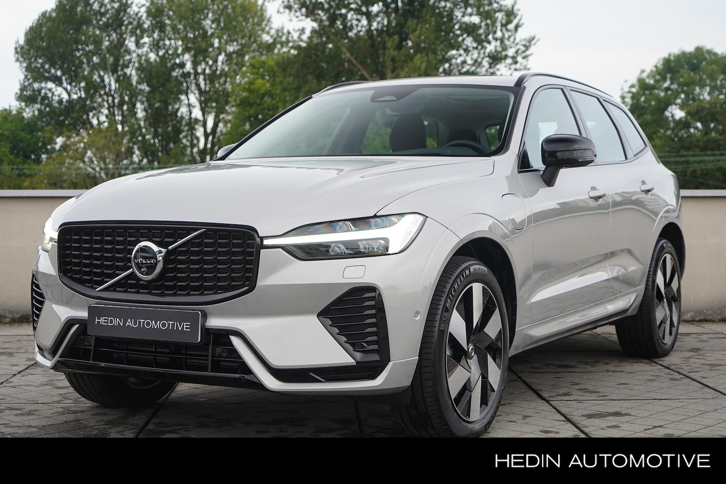 Volvo XC60 - 2.0 T6 Plug-in hybrid AWD Ultra Dark | 2250 kg Trekgewicht |Trekhaak | Glazen Schuifdak | - AutoWereld.nl