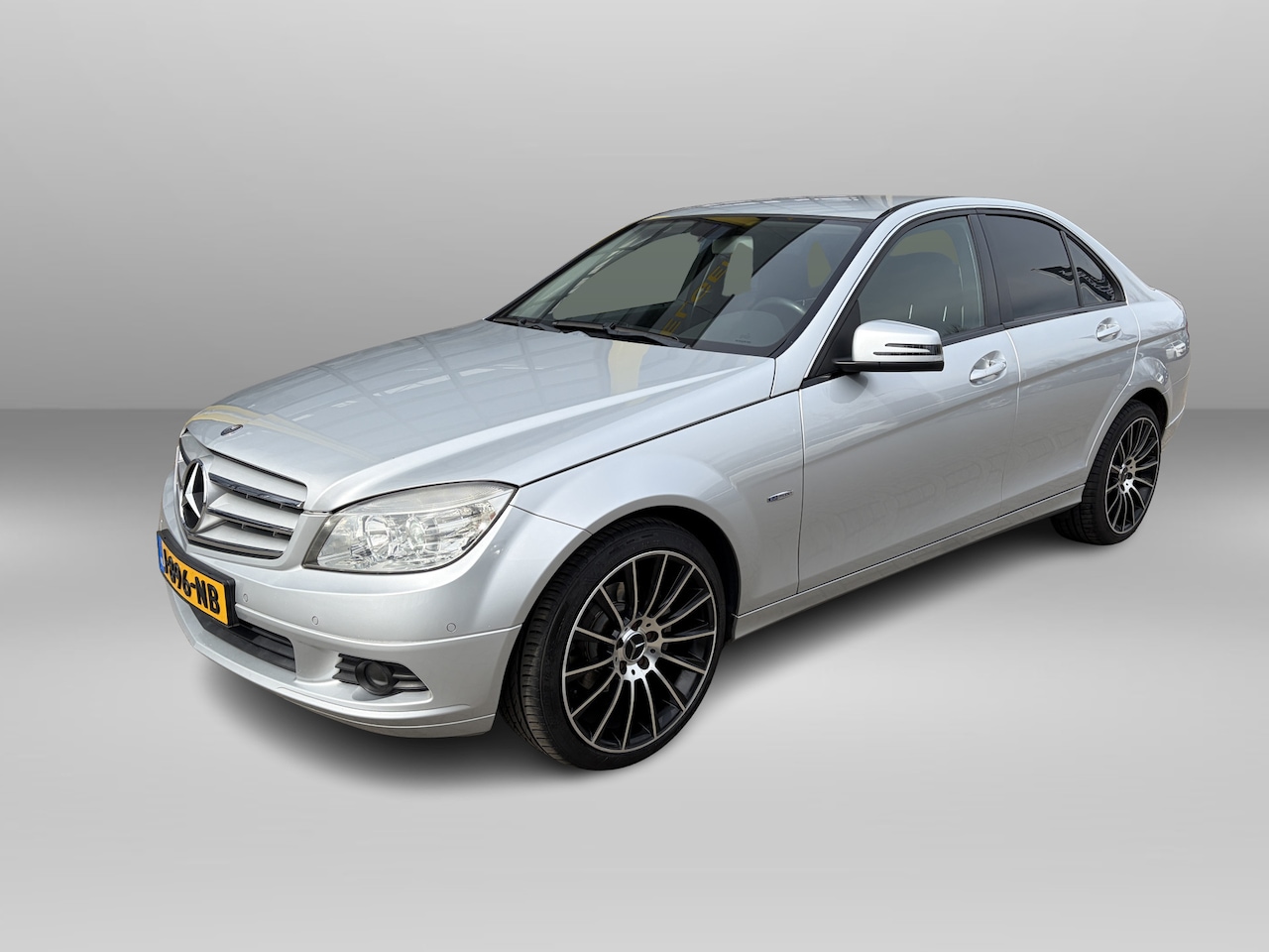 Mercedes-Benz C-klasse - 180 Business Class Automaat | Trekhaak | Navigatie | Parkeersensoren - AutoWereld.nl
