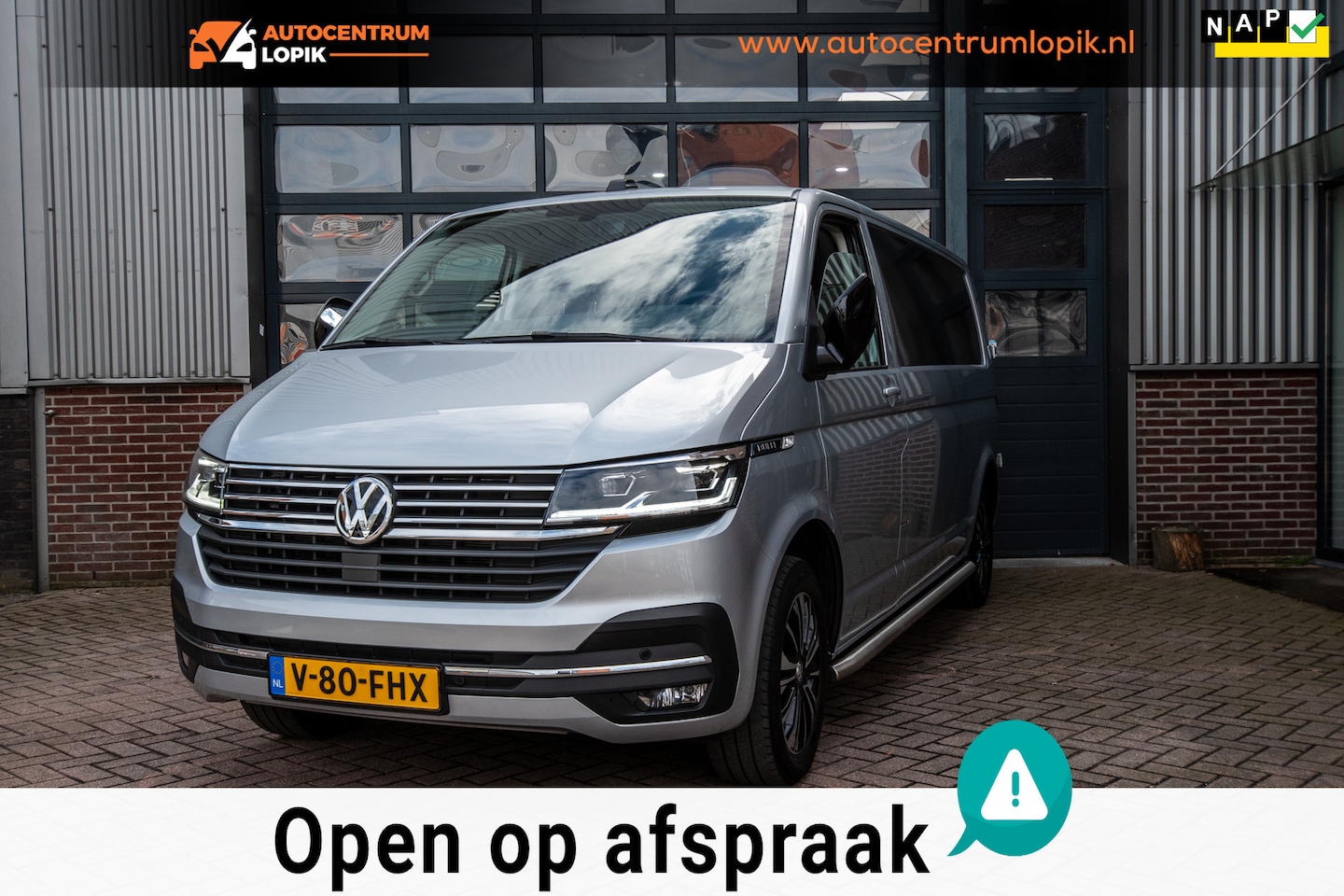 Volkswagen Transporter - 2.0 TDI L2H1 28 Bulli 3-Zits*NAP*Camera*Trekhaak*ACC - AutoWereld.nl
