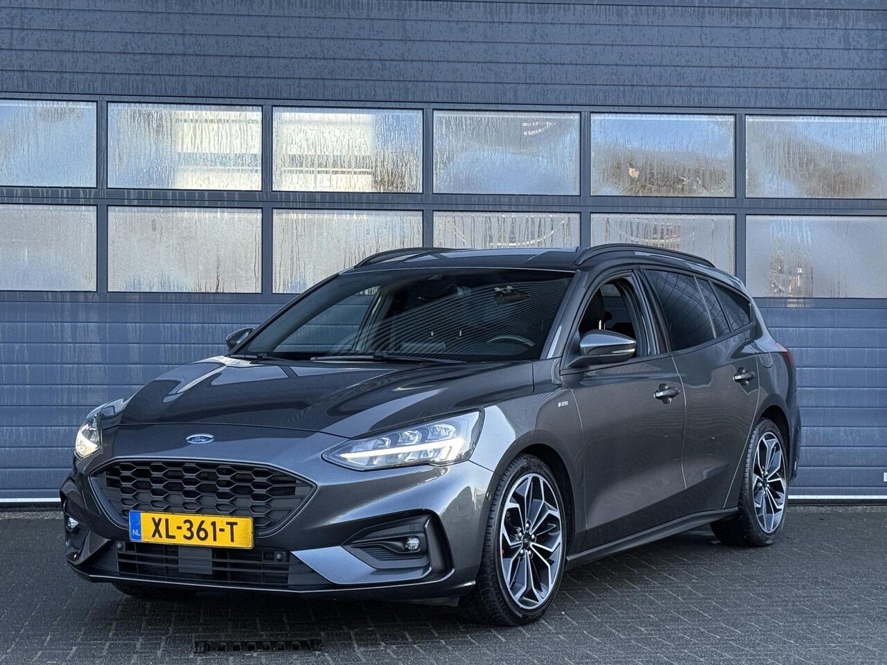 Ford Focus - 1.0 ECOBOOST ST LINE BUSINESS I WINTERPAKKET I ADAPTIVE CRUISE CONTROL I P-CAMERA I KEYLES - AutoWereld.nl