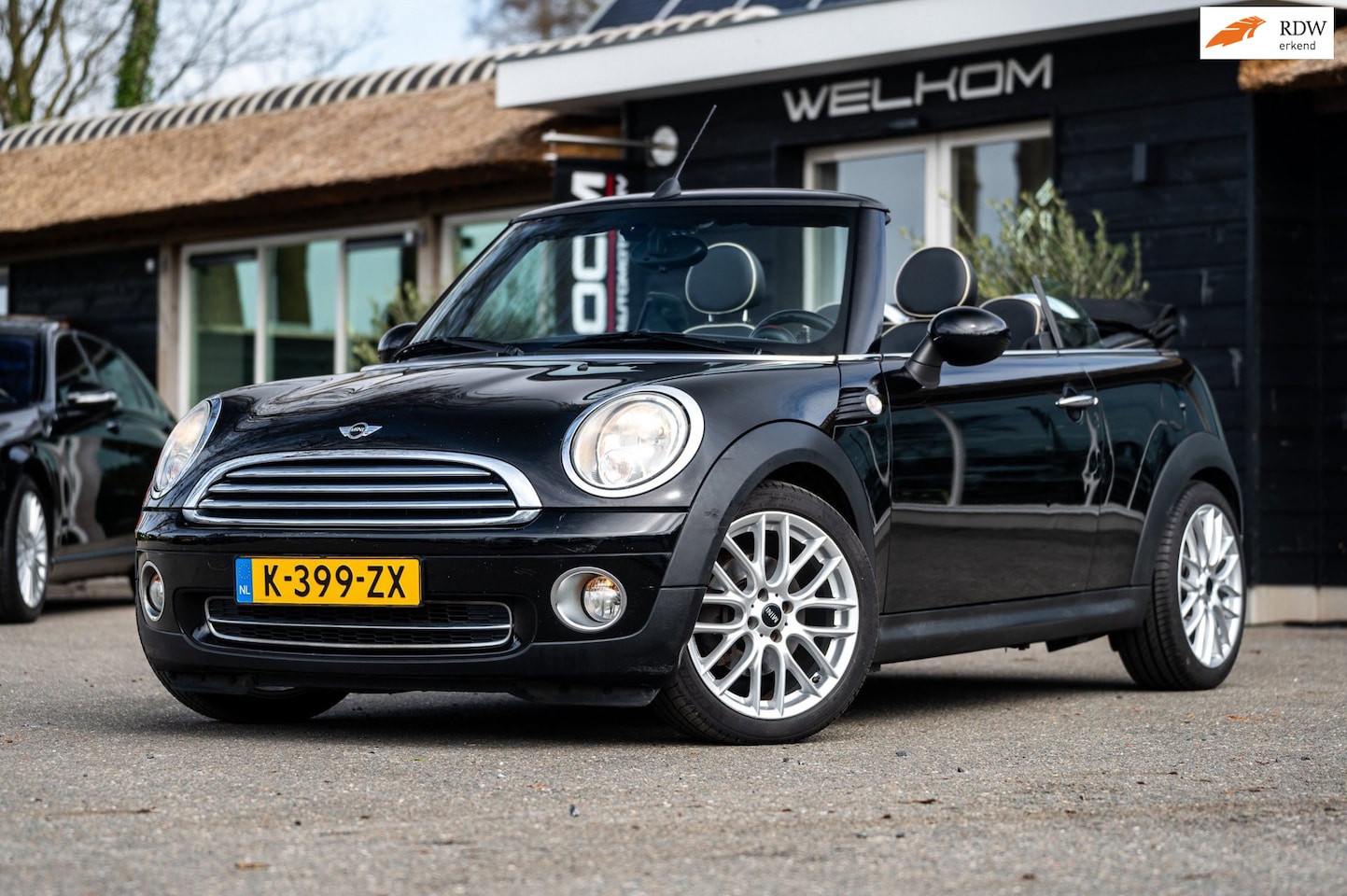 MINI Cabrio - Mini 1.6 Cooper Leder I 17 Inch I Cruise Control I Climate Control I Parkeersensoren - AutoWereld.nl