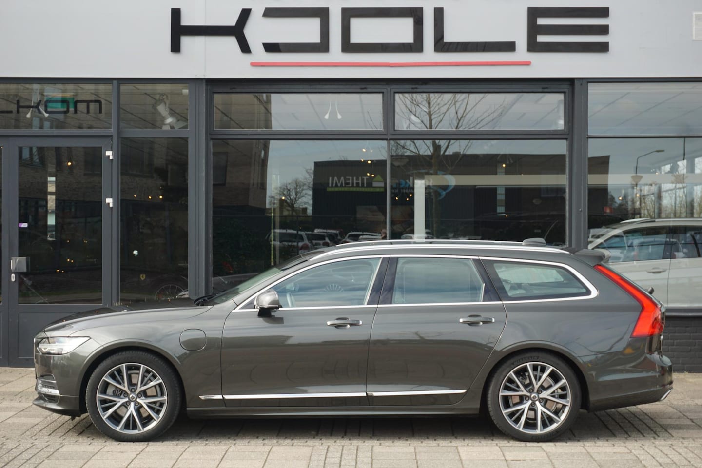 Volvo V90 - 2.0 T8 AWD Inscription | PANO | trekhaak | stoelkoeling | CarPlay - AutoWereld.nl