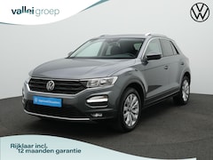 Volkswagen T-Roc - 1.0 TSI 110 pk Comfort | Trekhaak | Achteruitrijcamera | Adaptive Cruise | Navigatie