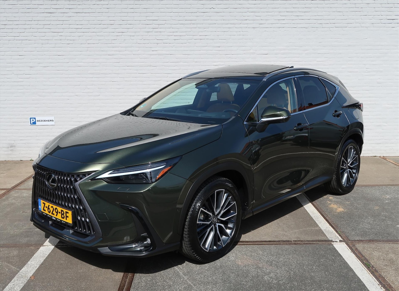 Lexus NX - 350h Hybrid 242pk AWD CVT Luxury Line I Pano I Elektr. en verwarmbare stoelen I Memory I H - AutoWereld.nl
