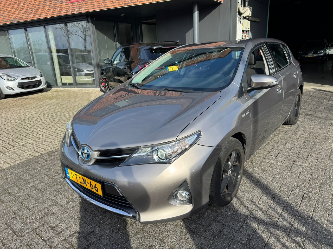 Toyota Auris - 1.8 Hybrid Lease CAMERA CRUISE TOP ONDERHOUDEN BOEKJES - AutoWereld.nl