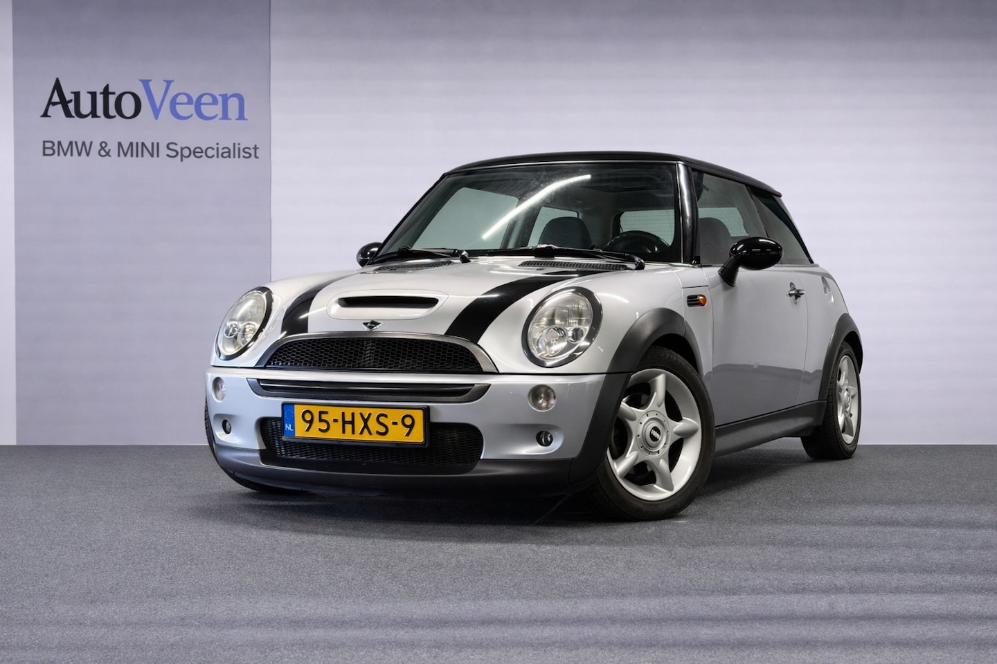 MINI Cooper - Mini 1.6 Chili (PANO, LEDER, NAVI, STOELVERWAMING, LM-VELG) - AutoWereld.nl