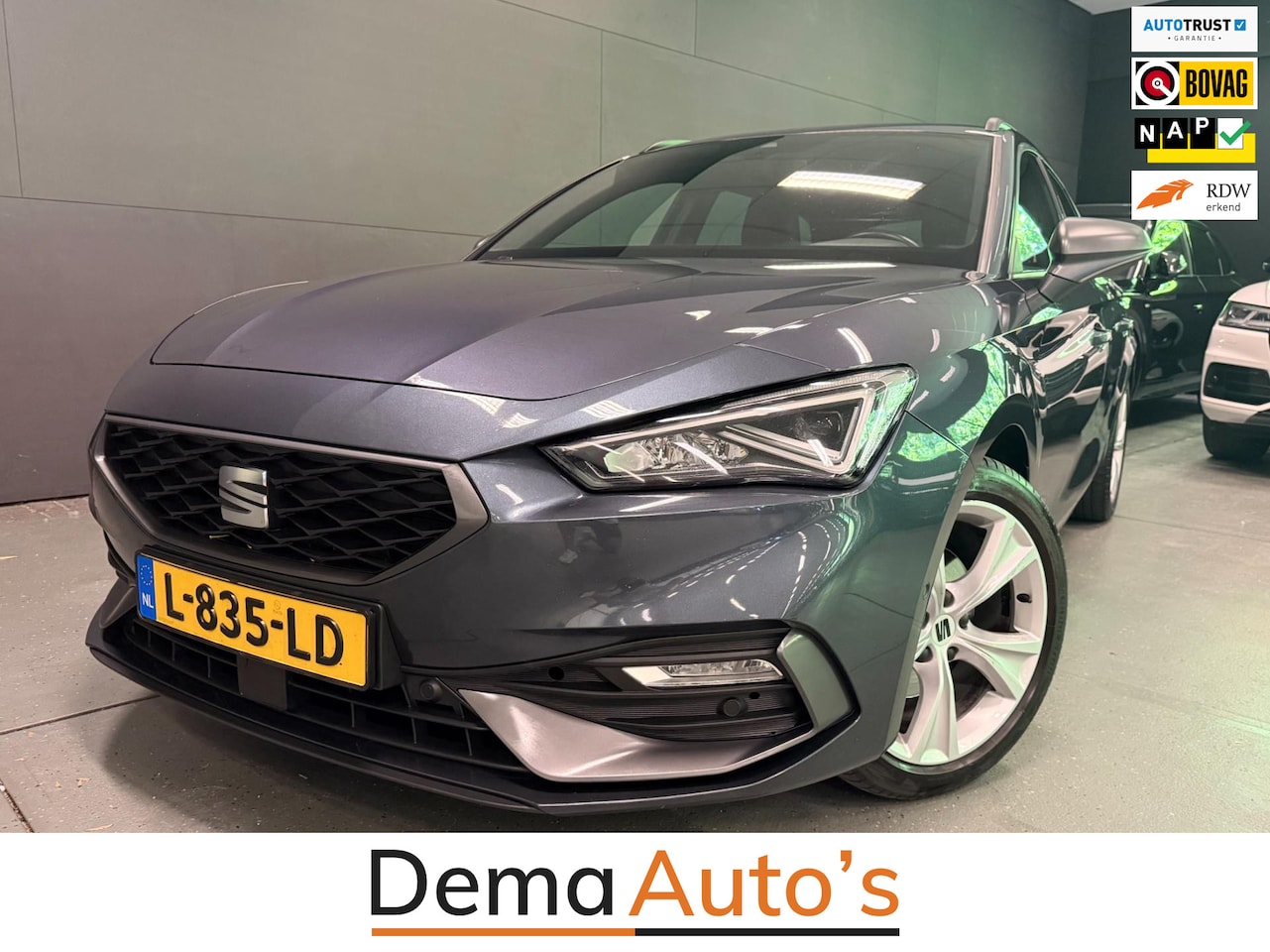 SEAT Leon Sportstourer - 1.5 TSI FR Launch Edition V-COCKIT/NAVI/LED/CARPLAY/ECC/PDC/CRUISE/// - AutoWereld.nl