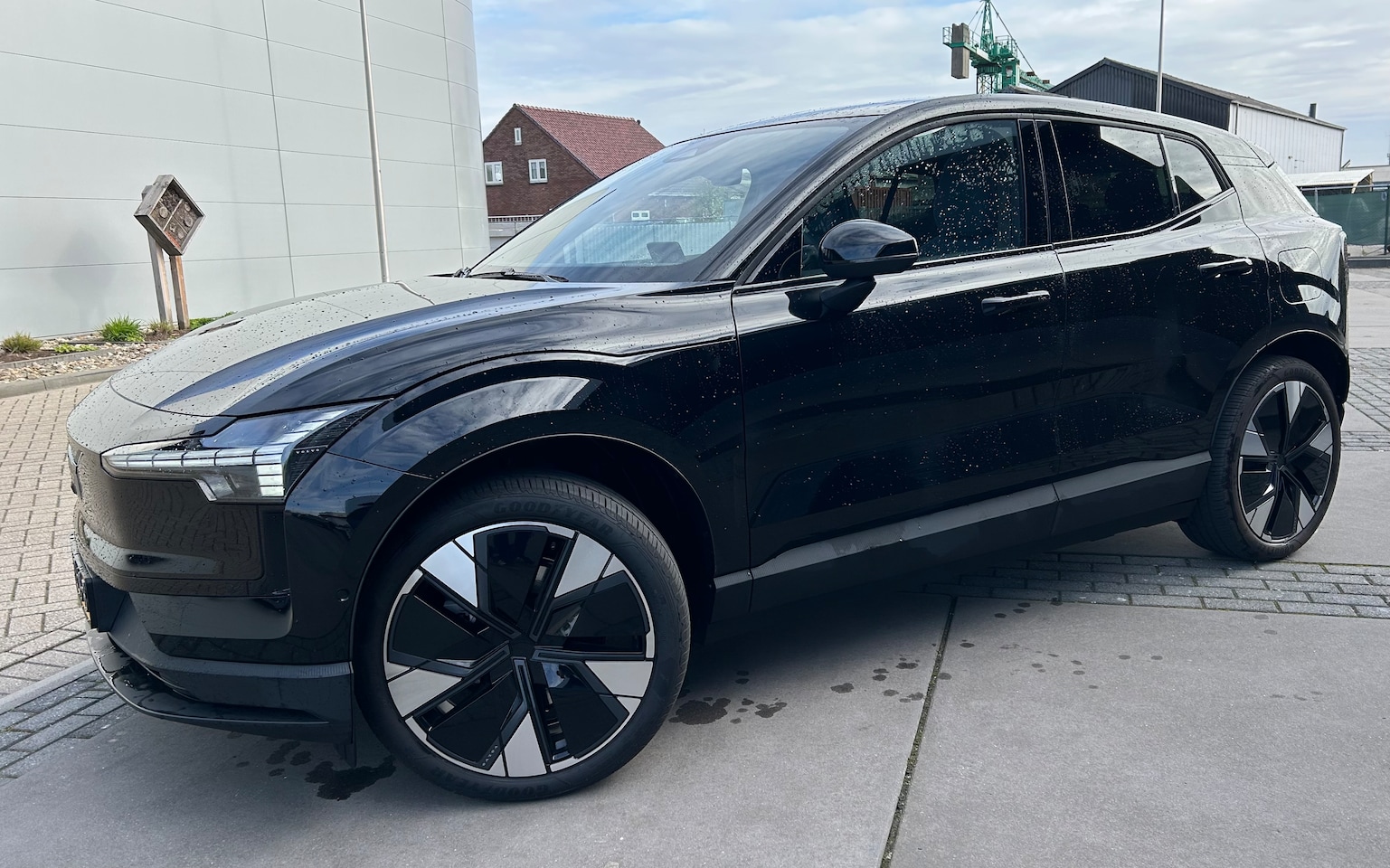 Volvo EX30 - Single Motor Extented Range Ultra 69 kWh Onyx 20” - AutoWereld.nl